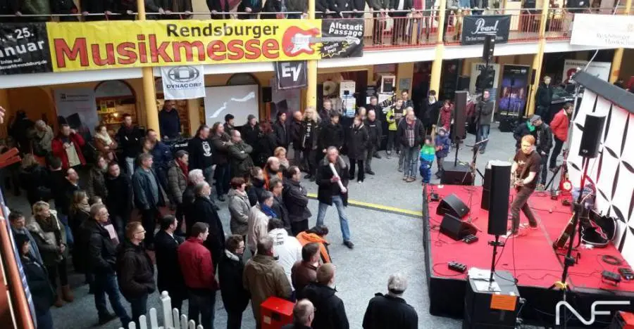 Zacky Tsoukas mit Publikum