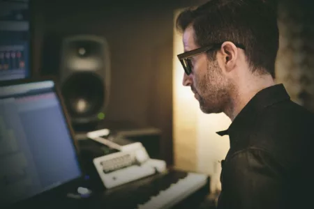 Featured image for “Native Instruments presents: Sounddesigner tutorial by Deru”