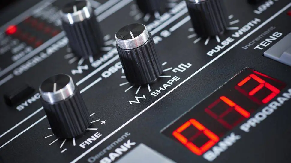 SampleRadar releases 252 bassline samples for free