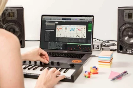 Featured image for “Native Instruments released Super 8 for Reaktor Player”