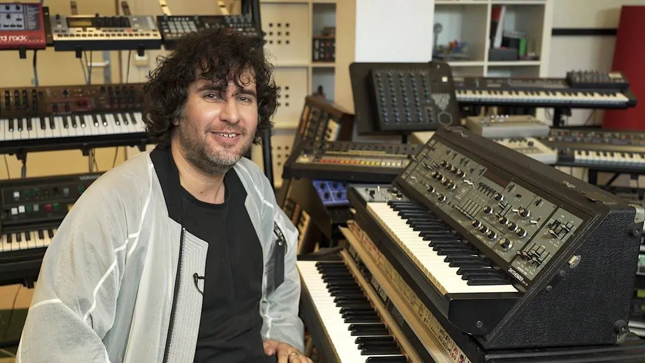 Mathew Jonson’s Synthesizer Favourites: Roland SH 5 (Electronic Beats TV)