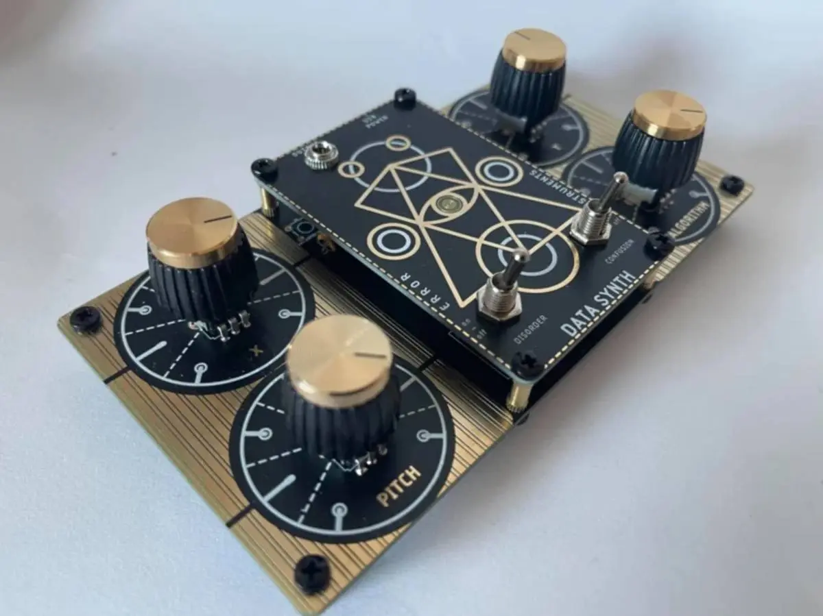 Error Instruments released DATA SYNTH GOLD XO