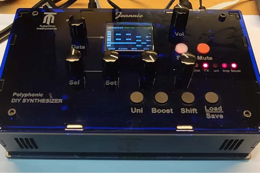 TubeOhm released Jeannie (DIY Synthesizer)
