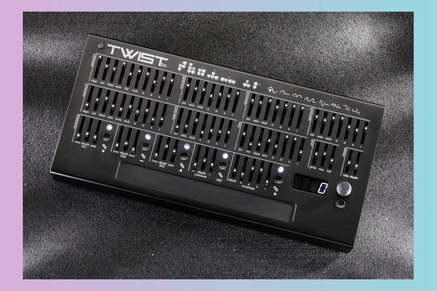 Twisted Electrons FLEXfm: Hybrid FM Groovebox with Analog Filters